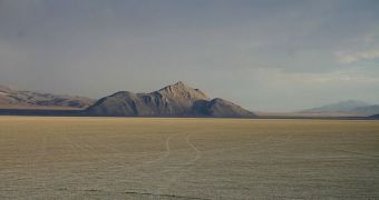 Dry lakes emit carbon dioxide and methane in patterns that researchers don't fully understand