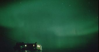 Chorus waves were recently demonstrated to play a pivotal role in the development of diffuse auroras at both the North and South Poles