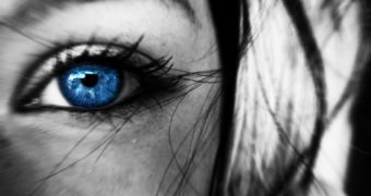 Experts warn against the Stroma technology, which can turn brown eyes blue