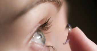 Girl almost goes blind after eye-eating parasite starts growing on her contact lenses