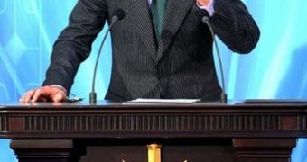 Actor Tom Cruise speaking at a gathering at the Church of Scientology