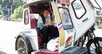 Driver in Manila using Internet