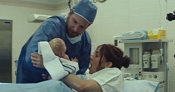 Siena Miller gives birth to fake plastic baby in “American Sniper”