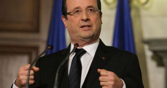 President Hollande addresses the Cameroon tourist kidnapping while giving a speech in Greece