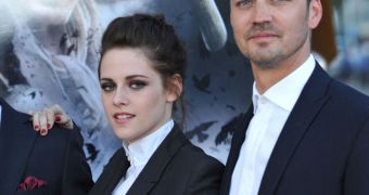 Kristen Stewart and Rupert Sanders at the premiere of “Snow White and the Huntsman”