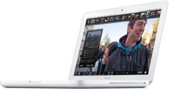White polycarbonate MacBook