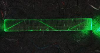 This is how light travels in a fiber optics cable