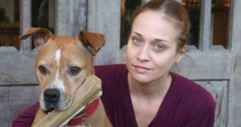 Fiona Apple and her trusted best friend, pitbull Janet