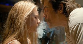 Blake Lively and Benicio del Toro in Oliver Stone's “Savages”
