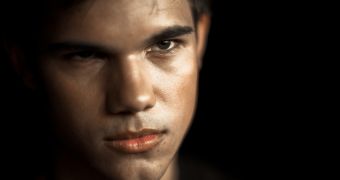 “Eclipse” director David Slade posts first photos of Taylor Lautner