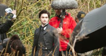 First photo of Daniel Radcliffe in the upcoming “The Woman in Black”