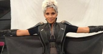 Halle Berry rocks new Storm costume on the set of “X-Men: Days of Future Past”