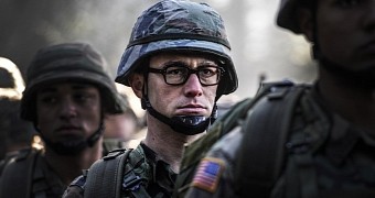 First Look at Joseph Gordon-Levitt in Oliver Stone’s “Snowden” - Photo