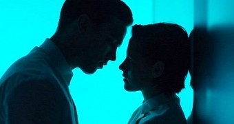 Nicholas Hoult and Kristen Stewart have a moment in first “Equals” photo