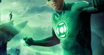 First Look at Ryan Reynolds in ‘Green Lantern’: Official Trailer