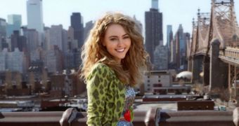 AnnaSophia Robb is young Carrie Bradshaw in “The Carrie Diaries”
