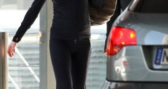 A pregnant Nicole Kidman leaving the gym