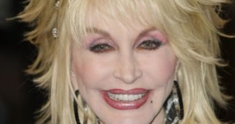 Dolly Parton is hardly seen with her hair done, which means she may have a pixie year from a facelift intervention