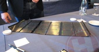 Flexible Display Sheet from HP Demoed on Video