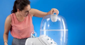 Designer creates fly incubator, encourages people to eat insect larvae