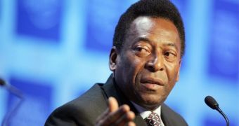 Legendary footballer Pele mistakelny reported dead by CNN, is actually alive and well