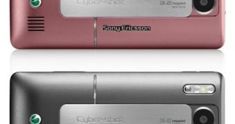 Sony Ericsson K770 in pink and silver