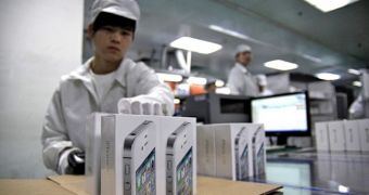Foxconn packaging iPhones for shipping