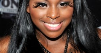 Foxy Brown Is a Diva, Doesn’t Attend Her Own Gig