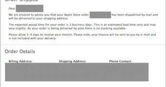 Apple customer provides evidence that the makers of iPhone 4 are now shipping out the promised free Bumpers