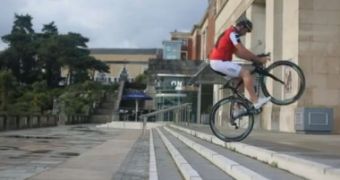 Freestyle Cyclist Shows Impressive Skills