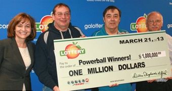 Kenneth Wilson, James Scoles and Sanford Watson claim a $1 million (€770 K) lottery prize