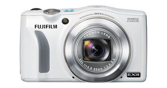 Fujifilm FinePix F800EXR, Its First Camera with Wireless Support