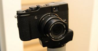 Fujifilm Promises Fixes for X10 and X-S1 Camera Bloom Problems