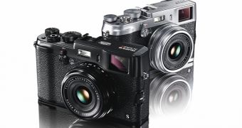 Fujifilm X100S Black and Silver