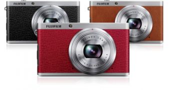 Fujifilm XF1 Compact Camera, Thin and Cheap Device in Faux Leather