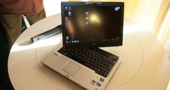 Fujitsu Drops Out of the Netbook Business, T900 Convertible Notebook Pictured