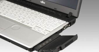 Fujitsu releases new laptops with pico projectors