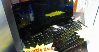 Fujitsu's LifeBook UH900 pictured, already sellling in Hong Kong