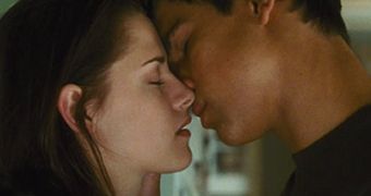 New video from “Eclipse” sees Jacob admit to Edward he kissed Bella