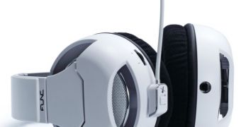 Func Analog Stereo Headphone Set Launched in White Edition