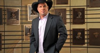 Country singer Garth Brooks is exposed as a fraud and cheat in new lawsuit