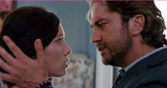 Jessica Biel and Gerard Butler co-star in “Playing for Keeps”