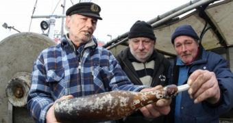 Three German fishermen find an old message in a bottle