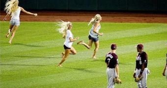 Three sisters run on field during CWS game