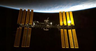 Glitch Briefly Stopped ISS Communications