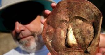 Kitov shows the ancient Thracian gold mask