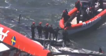 Sailor dies when boat rolls over, he is stuck underwater