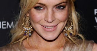 Lindsay Lohan snuck into two Golden Globes 2012 parties without being invited, says report