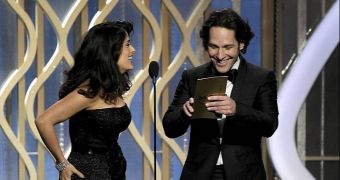 Salma Hayek and Paul Rudd presented the award for Best Actor in a TV Series at the Golden Globes 2013