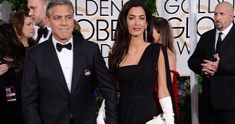 Golden Globes 2015: Amal Clooney’s White Gloves Are This Year’s Angelina Jolie Leg Pose